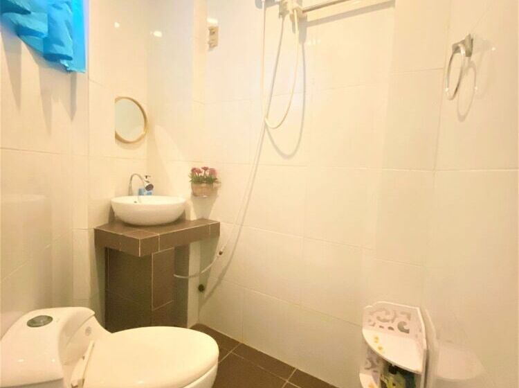 Marina Breeze Resort