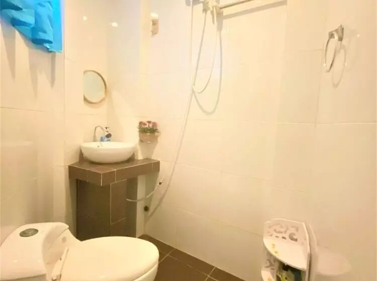 Marina Breeze Resort