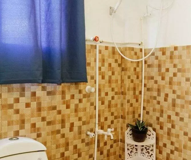 Marina Breeze Resort