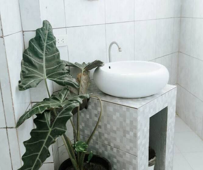 Marina Breeze Resort