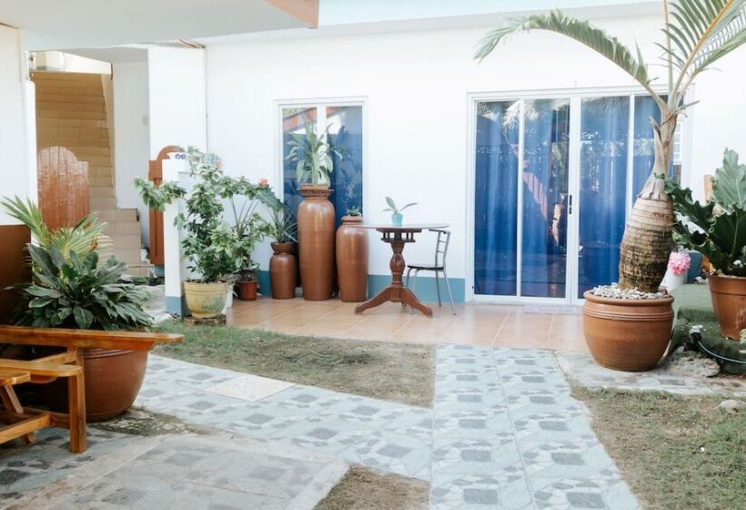 Marina Breeze Resort