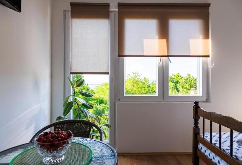 پانسیون Vila Peristeron