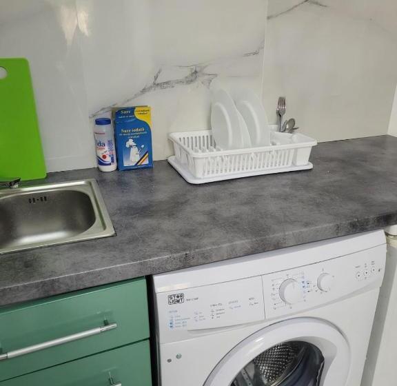 پانسیون Zenlux