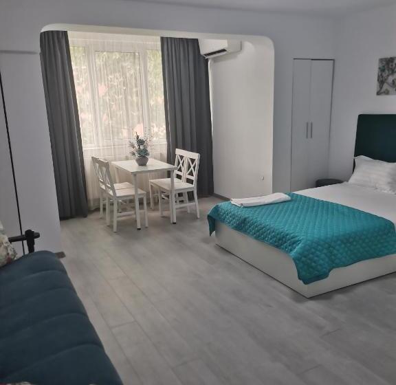 پانسیون Zenlux