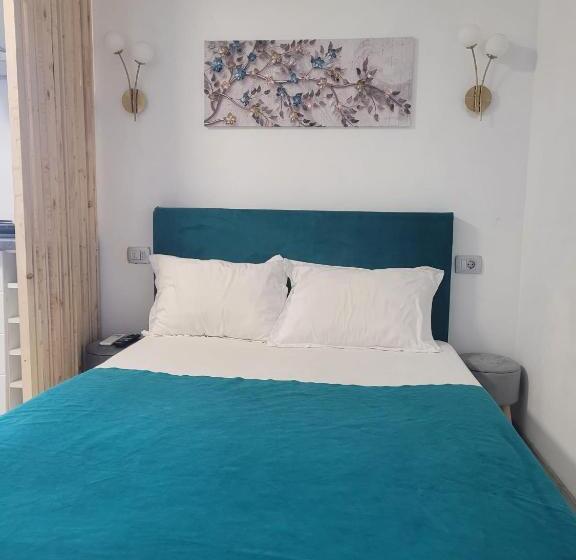 پانسیون Zenlux