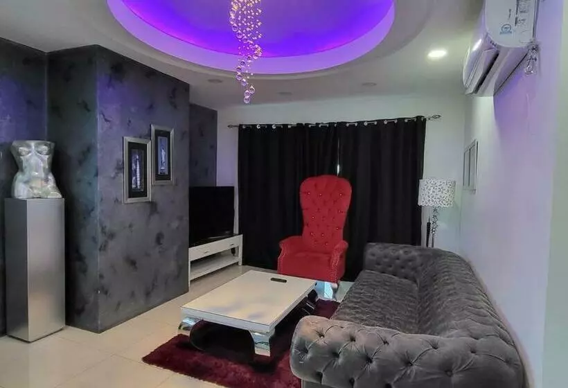 Spacious 2 Bedroom. Home Comfort + Hotel Amenities