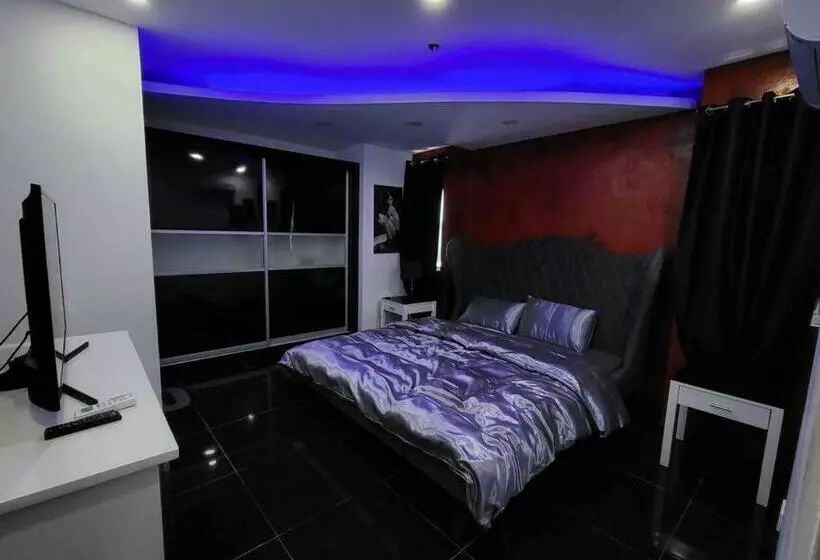 Spacious 2 Bedroom. Home Comfort + Hotel Amenities