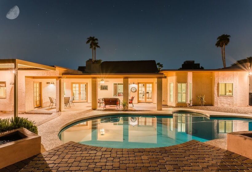 Desert Ridge By Avantstay Spacious Oasis W/ Pool & Hot Tub