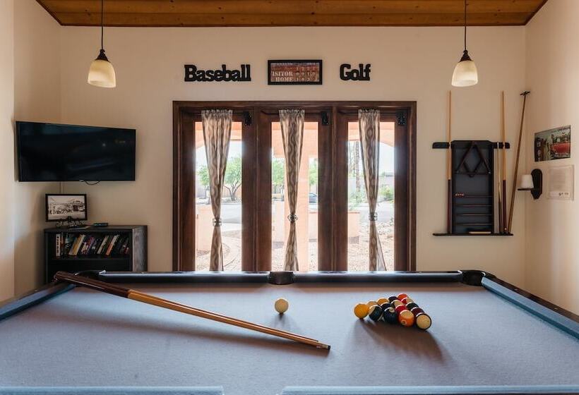 Desert Ridge By Avantstay Spacious Oasis W/ Pool & Hot Tub