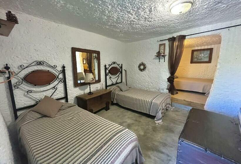 La Cuevita De Hilario