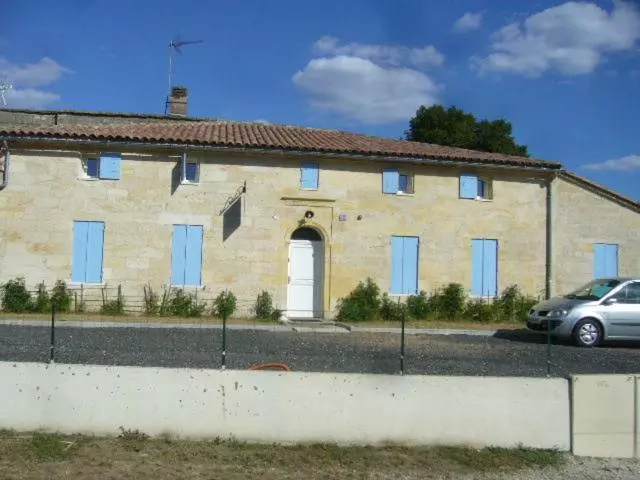 Maison Chaleureuse En Pierre