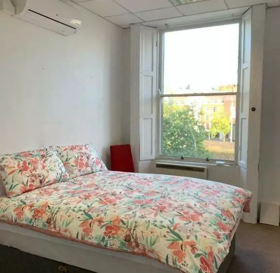 پانسیون Liffey View Suite