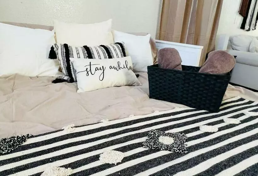 ペンション Spacious Studio With King Bed Perfect For Long Stays!