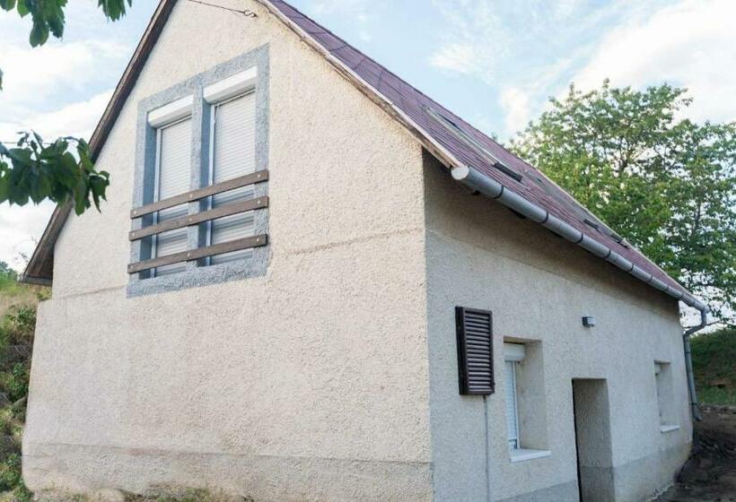 Hegyestű Lába Vendégház