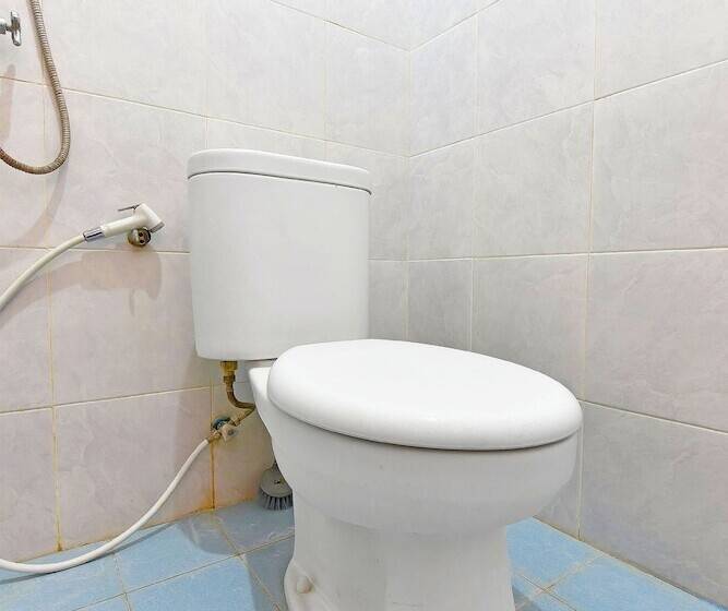 Отель Oyo 91445 Sandat Guest House