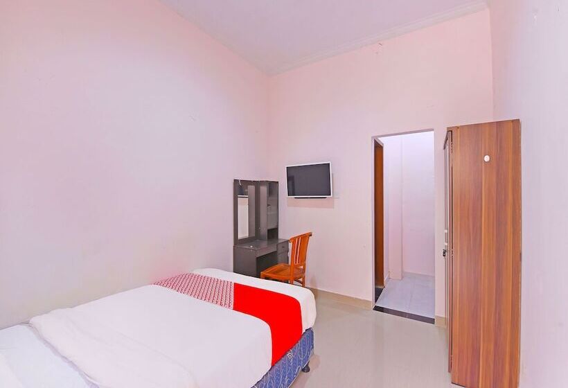 Отель Oyo 91445 Sandat Guest House