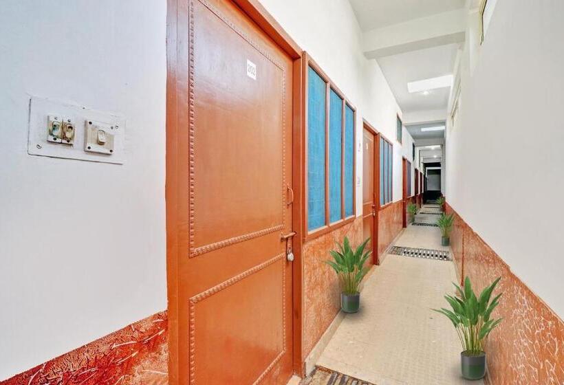 هتل Spot On Ganpati Home Stays