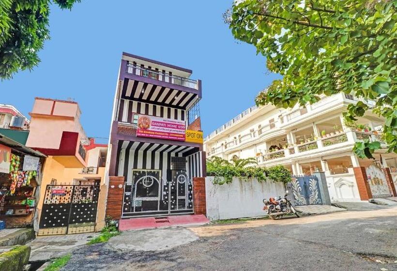 هتل Spot On Ganpati Home Stays