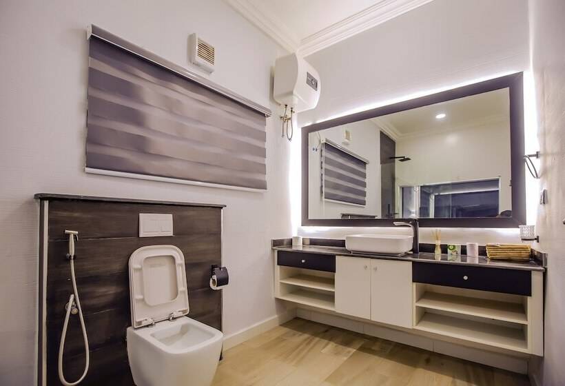 هتل Triple 9 Apartments, Pool & Spa