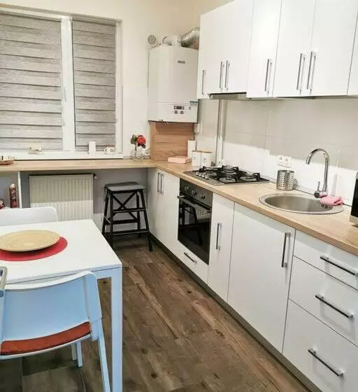 New Cozy Apartment In Otopeni Near Airport