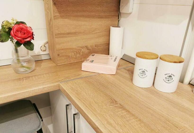 New Cozy Apartment In Otopeni Near Airport