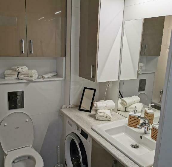 New Cozy Apartment In Otopeni Near Airport