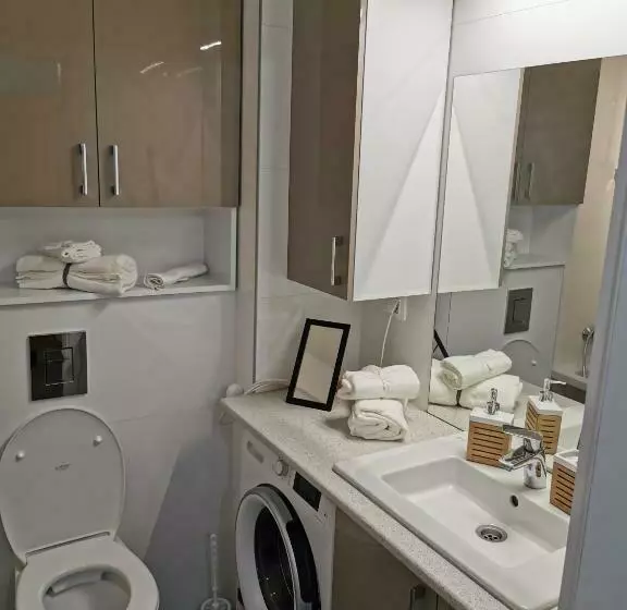 New Cozy Apartment In Otopeni Near Airport