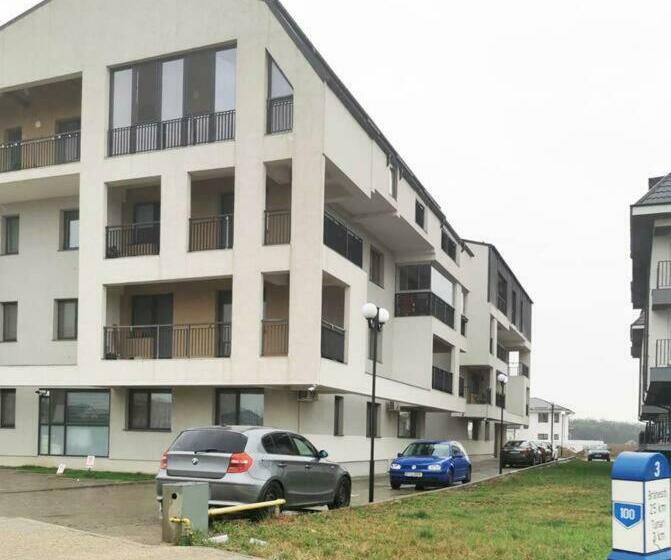 New Cozy Apartment In Otopeni Near Airport