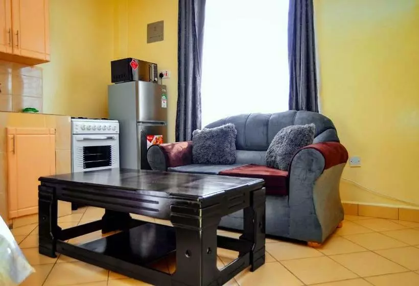 پانسیون Attic Place South B