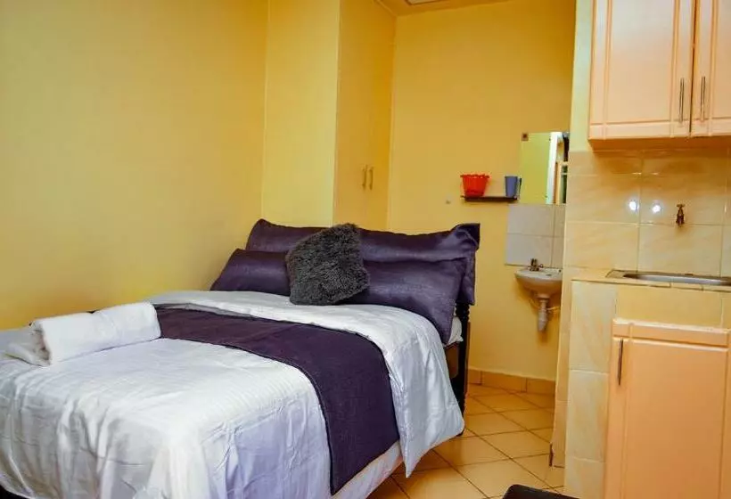 پانسیون Attic Place South B