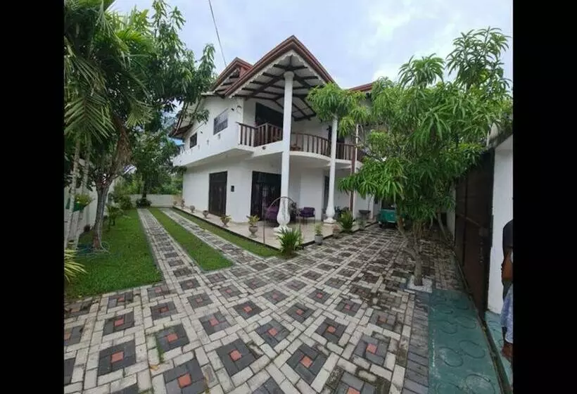 ペンション Room In Bb   Ja Elas French Touch Entire Villa