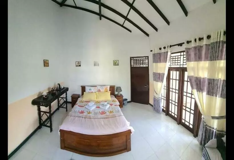 ペンション Room In Bb   Ja Elas French Touch Entire Villa