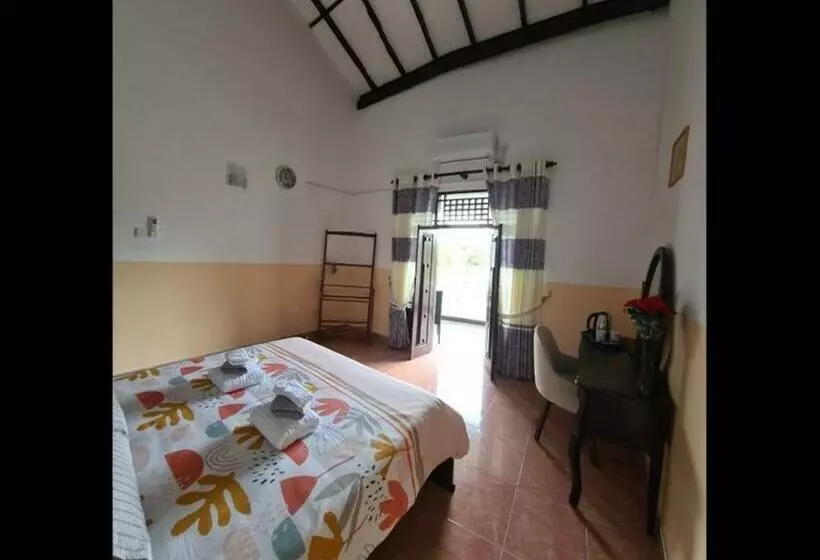 ペンション Room In Bb   Ja Elas French Touch Entire Villa