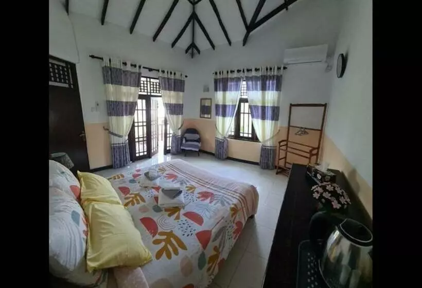 ペンション Room In Bb   Ja Elas French Touch Entire Villa