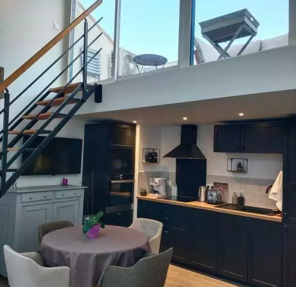 T2 De Standing Près Du Port, Avec Terrasse Et Clim