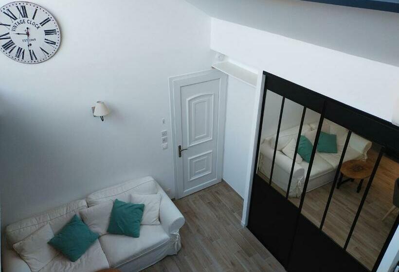 T2 De Standing Près Du Port, Avec Terrasse Et Clim