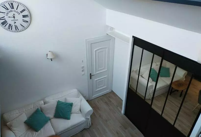 T2 De Standing Près Du Port, Avec Terrasse Et Clim