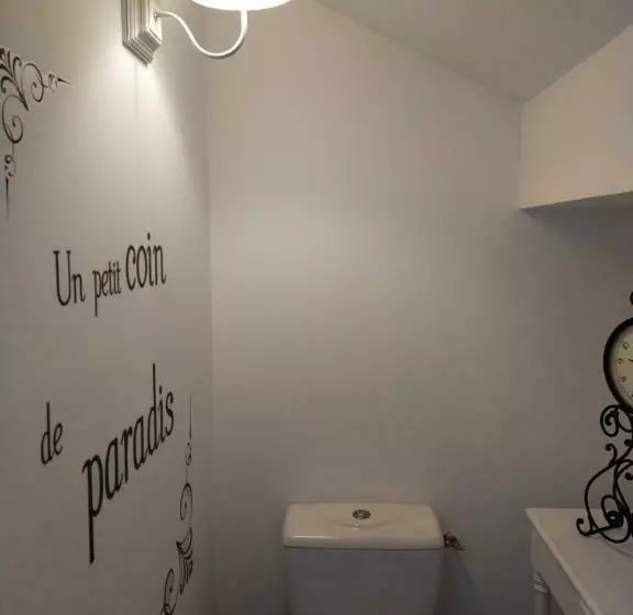 T2 De Standing Près Du Port, Avec Terrasse Et Clim