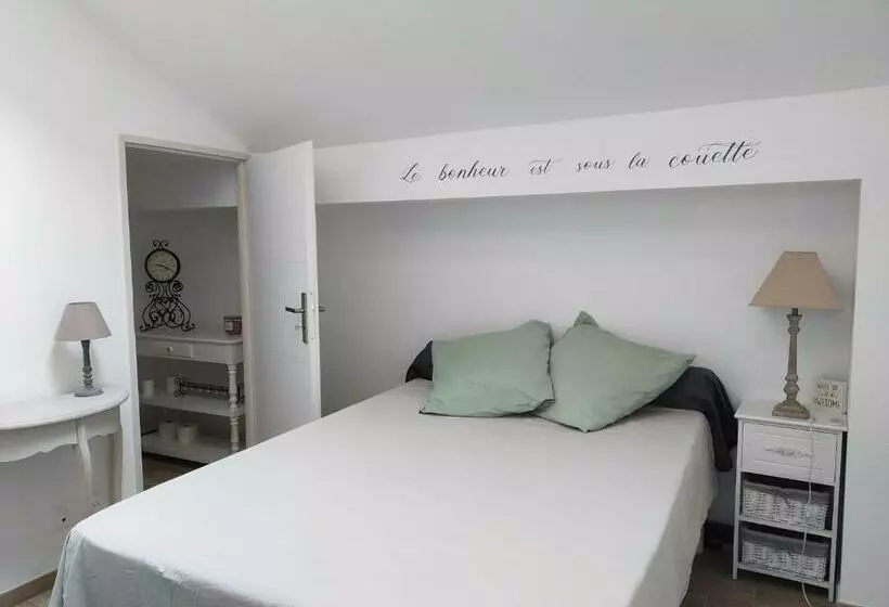 T2 De Standing Près Du Port, Avec Terrasse Et Clim