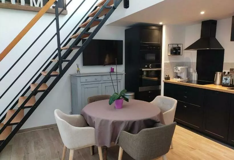 T2 De Standing Près Du Port, Avec Terrasse Et Clim