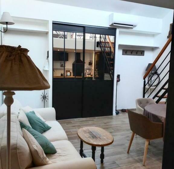 T2 De Standing Près Du Port, Avec Terrasse Et Clim