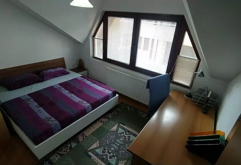 Den Hostel