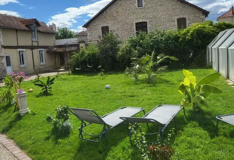 Gitedelatournelleauxerre