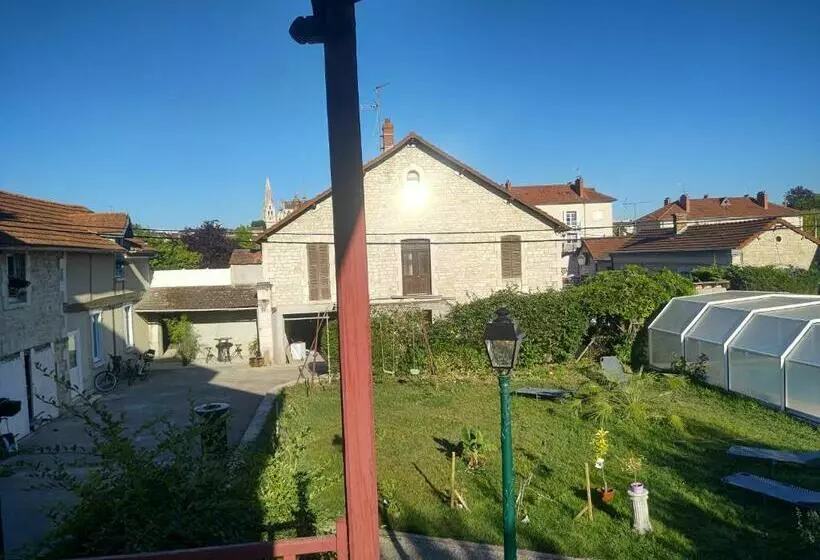 Gitedelatournelleauxerre