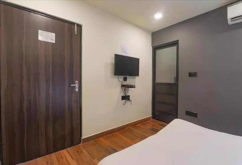 Hotel Fabexpress Lemon Grass