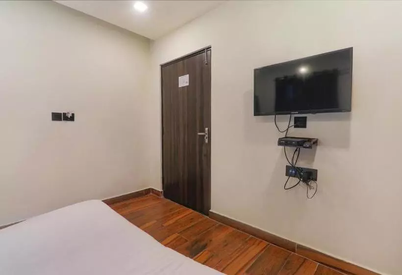 Hotel Fabexpress Lemon Grass