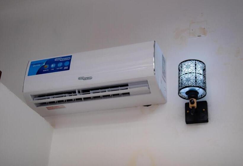 בית מלון כפרי Jabali Bungalows Lodge