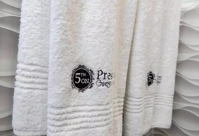 Majatalo 5th On Preston Guest House