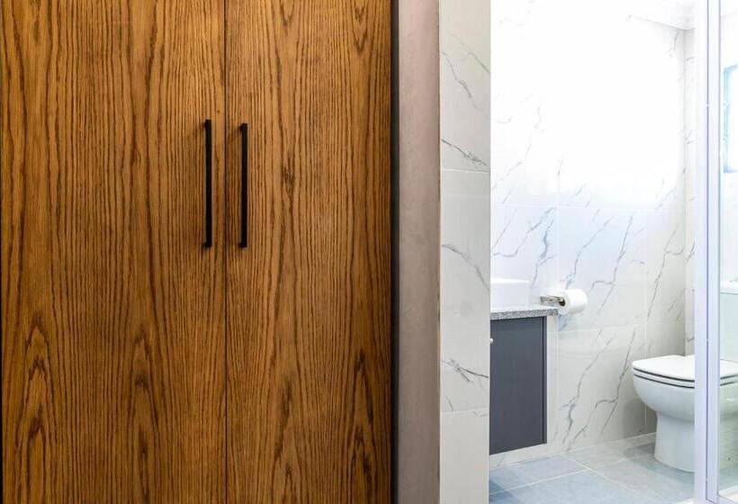 פנסיון 5th On Preston Guest House