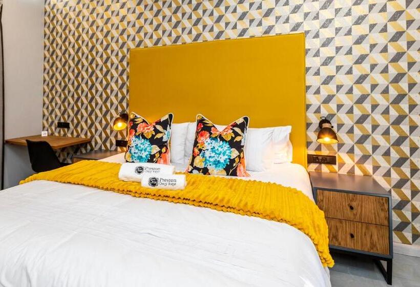 פנסיון 5th On Preston Guest House